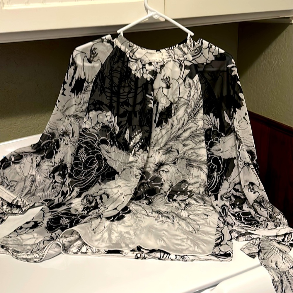 WHBM WOMEN’S SIZE L NWT SHEER LINED BLOUSE